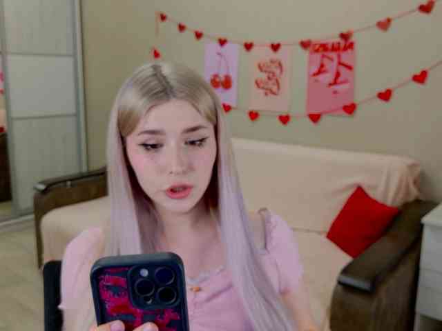 Yoursissydoll Live Webcam on BongaCams