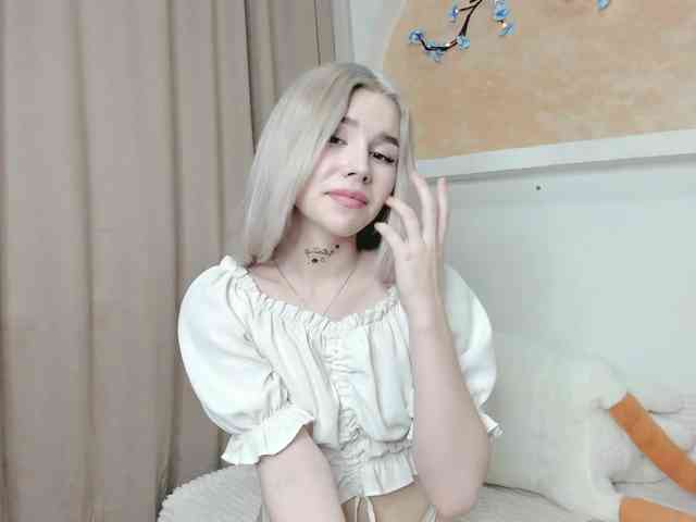 Yoursissydoll Live Webcam on BongaCams