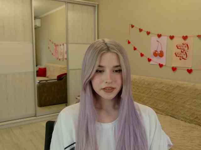 Yoursissydoll Live Webcam on BongaCams