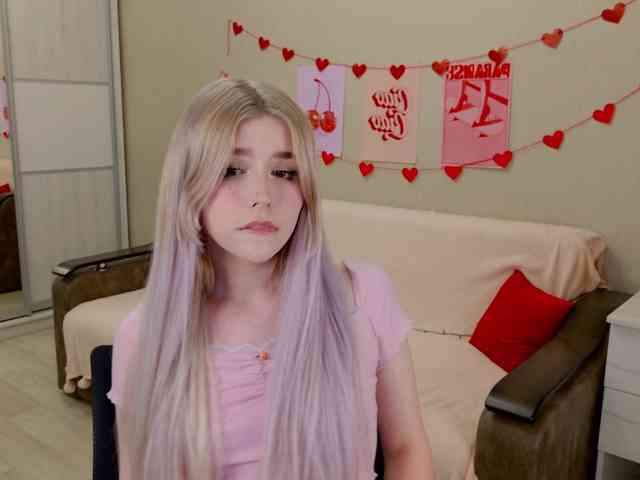 Yoursissydoll Live Webcam on BongaCams