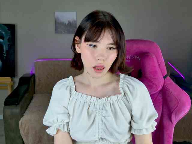 Yoursissydoll Live Webcam on BongaCams