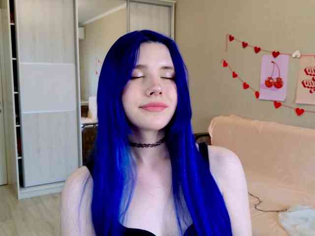 Yoursissydoll Live Webcam on BongaCams