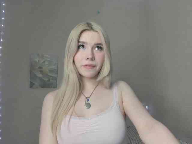 Yoursissydoll Live Webcam on BongaCams