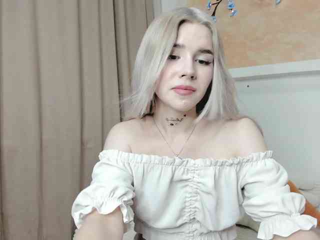 Yoursissydoll Live Webcam on BongaCams