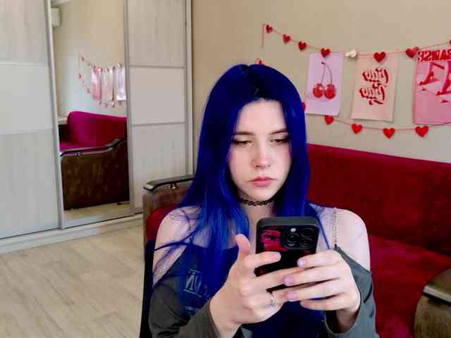 Yoursissydoll Live Webcam on BongaCams