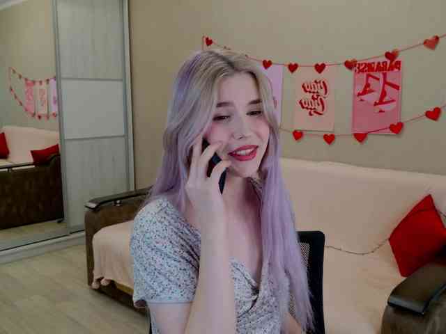 Yoursissydoll Live Webcam on BongaCams