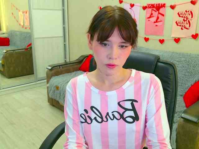 Yoursissydoll Live Webcam on BongaCams