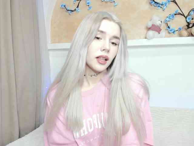 Yoursissydoll Live Webcam on BongaCams