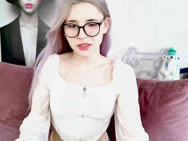 Yoursissydoll Live Webcam on BongaCams