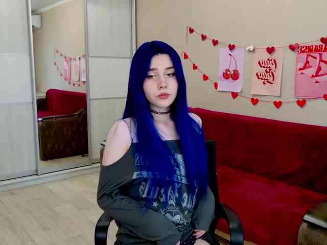 Yoursissydoll Live Webcam on BongaCams
