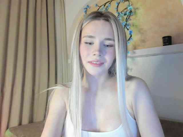 Yoursissydoll Live Webcam on BongaCams