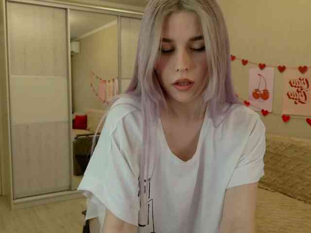 Yoursissydoll Live Webcam on BongaCams