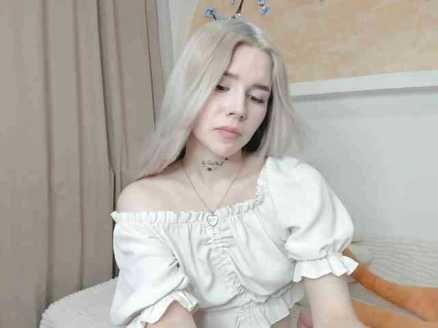 Yoursissydoll Live Webcam on BongaCams