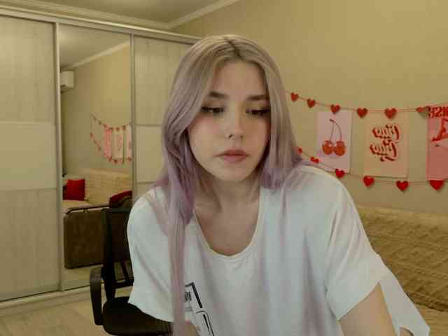 Yoursissydoll Live Webcam on BongaCams