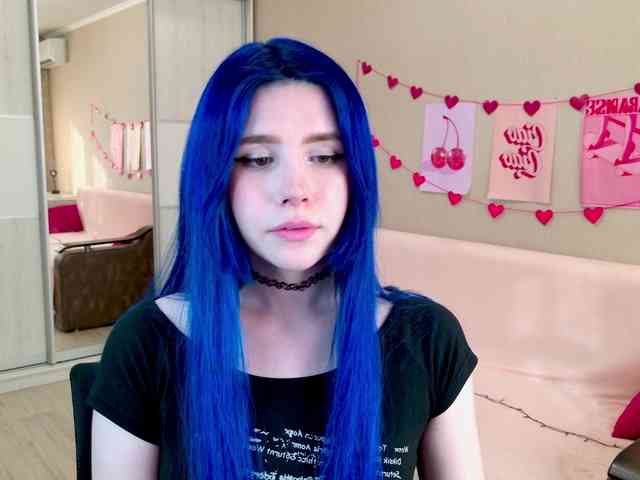 Yoursissydoll Live Webcam on BongaCams