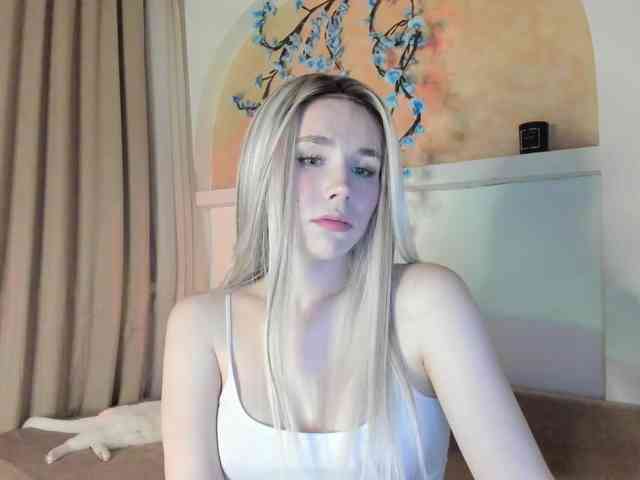 Yoursissydoll Live Webcam on BongaCams