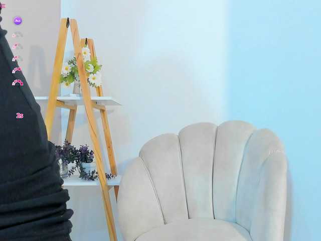 violethilton's BongaCams show and profile