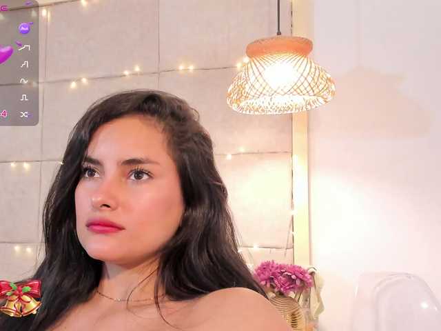 violethilton's BongaCams show and profile