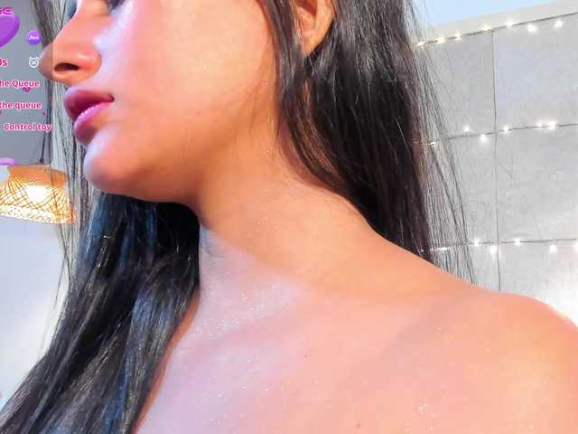 violethilton's BongaCams show and profile