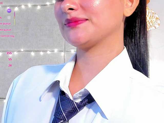 violethilton's BongaCams show and profile