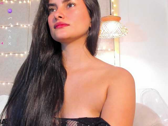 violethilton's BongaCams show and profile