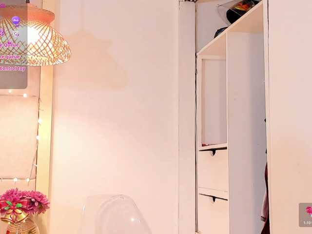 violethilton's BongaCams show and profile