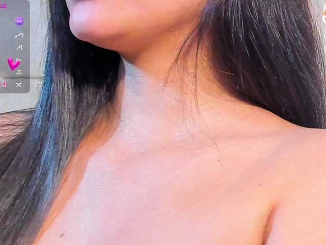 violethilton's BongaCams show and profile