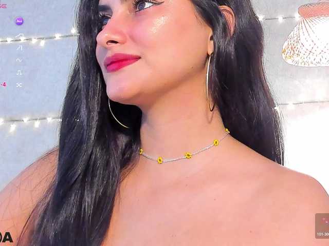 violethilton's BongaCams show and profile