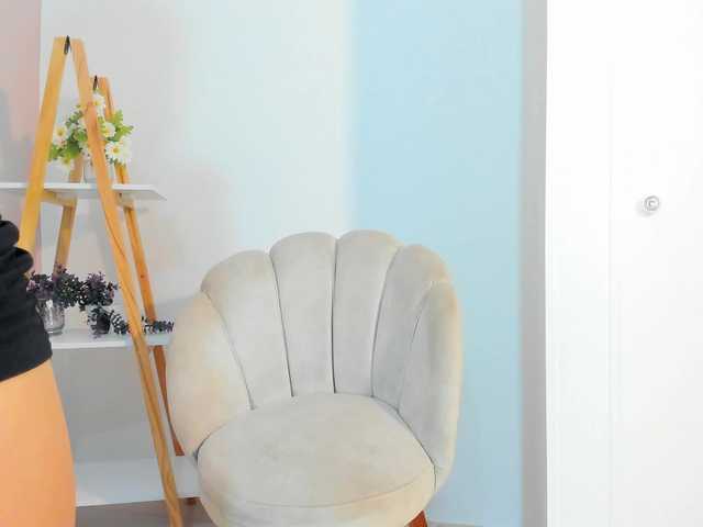 violethilton's BongaCams show and profile