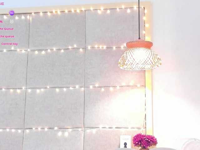 violethilton's BongaCams show and profile