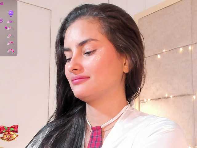 violethilton's BongaCams show and profile