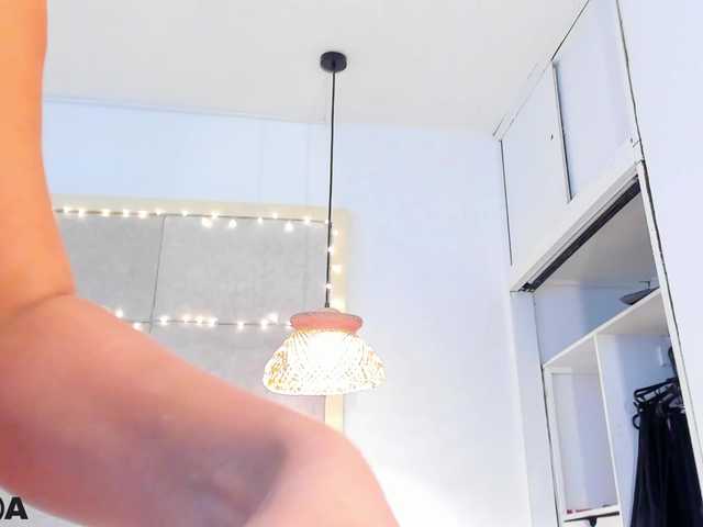 violethilton's BongaCams show and profile