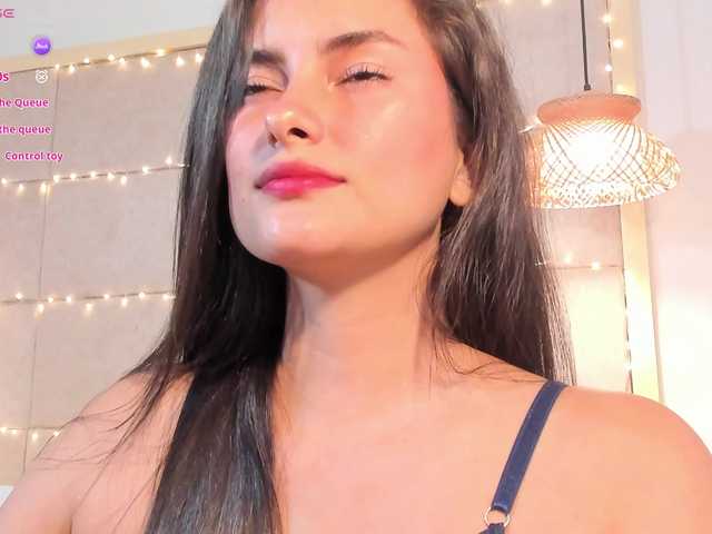 violethilton's BongaCams show and profile