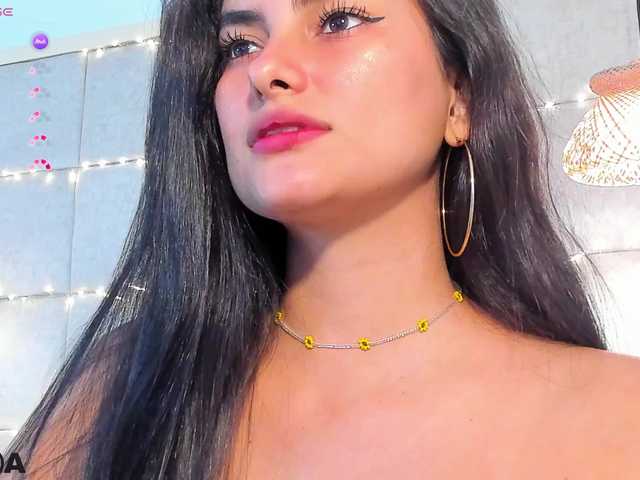 violethilton's BongaCams show and profile