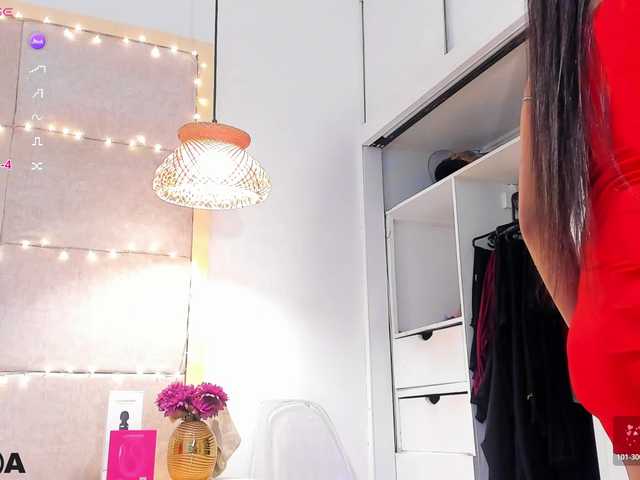 violethilton's BongaCams show and profile