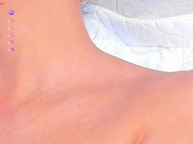 violethilton's BongaCams show and profile