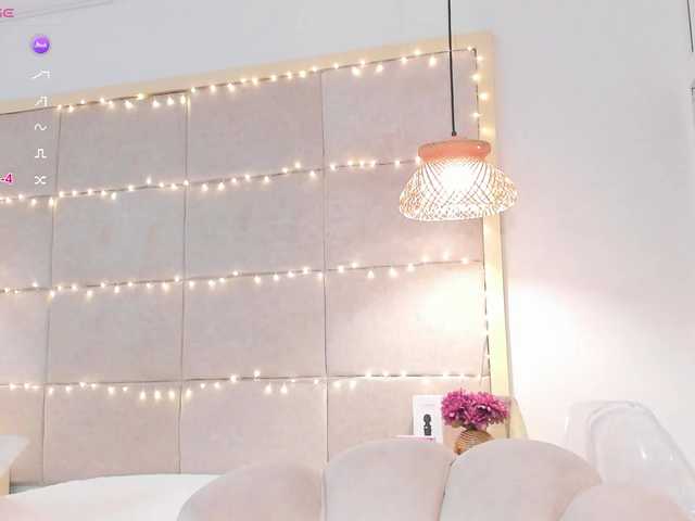 violethilton's BongaCams show and profile