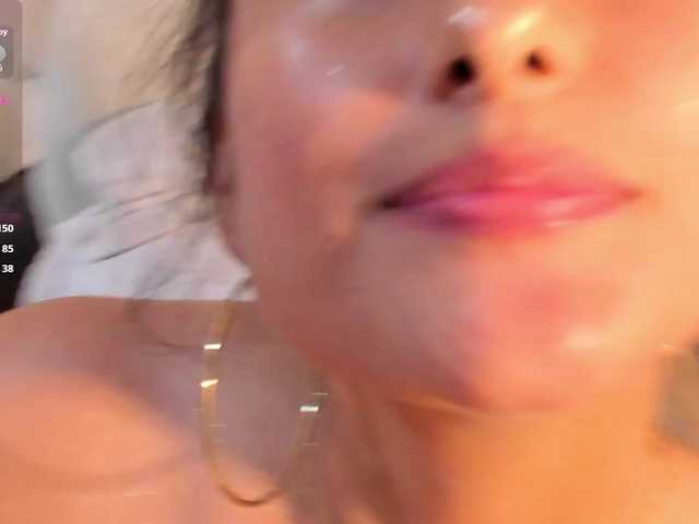  violethilton chat room