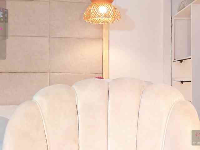 violethilton violethilton