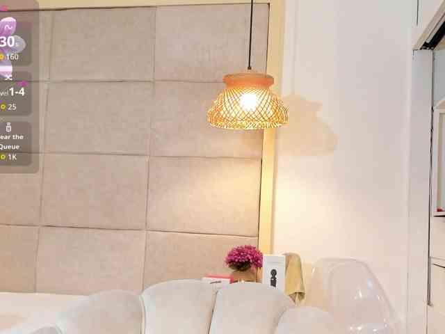 violethilton violethilton