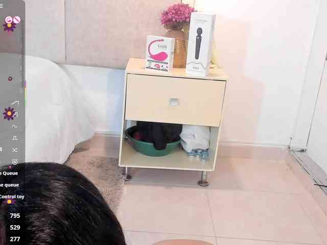 violethilton webcam