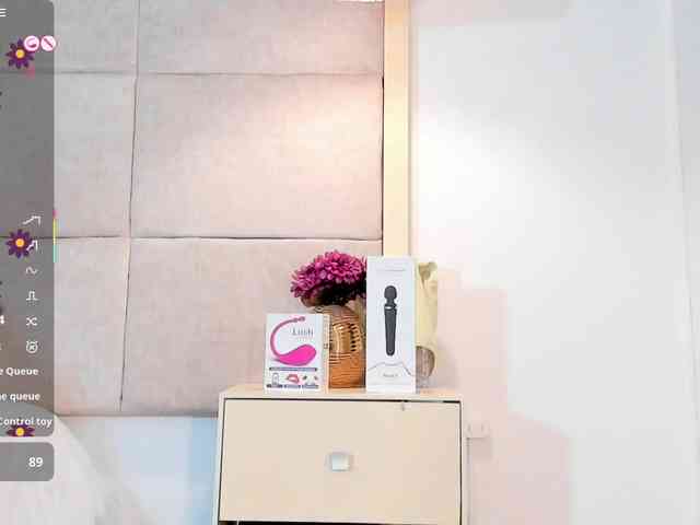 violethilton webcam