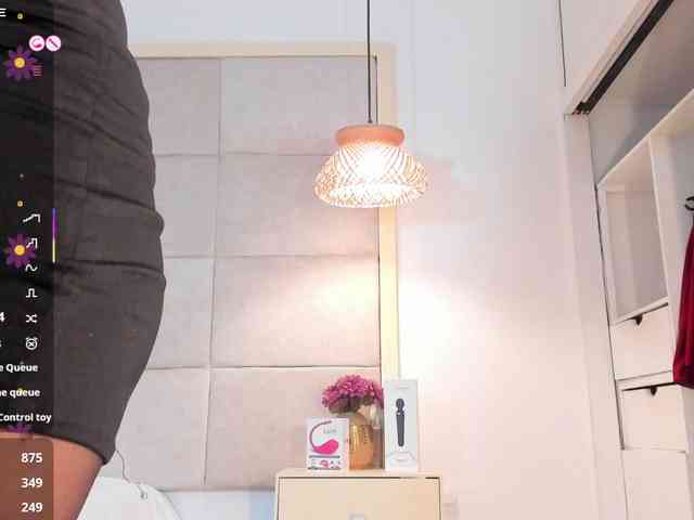 violethilton webcam