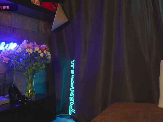 Sara-'s webcam live show