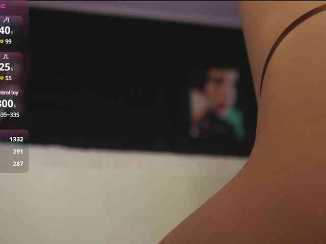 -Sara- webcam