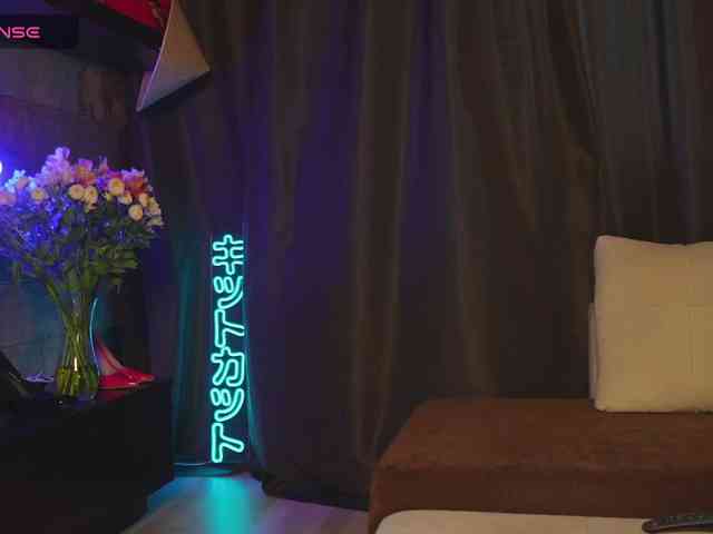 Sara-'s webcam live show