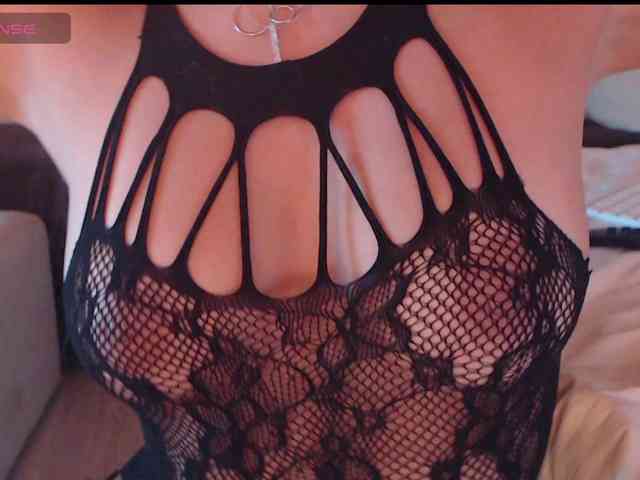 Sara-'s webcam live show