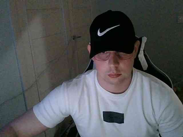 SWEETBATMAN Live Webcam on BongaCams