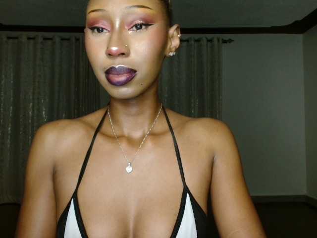 adriana-crystal23's BongaCams show and profile