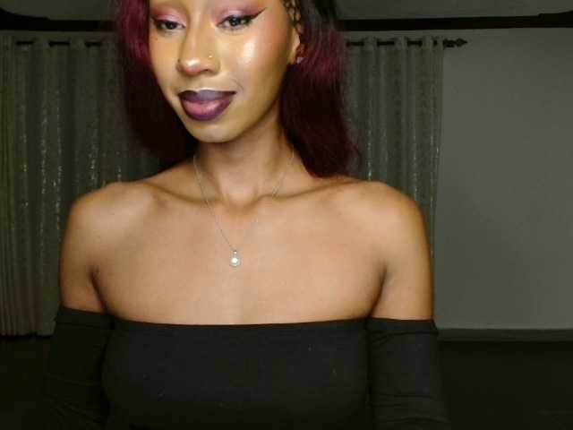 adriana-crystal23 from BongaCams is Freechat